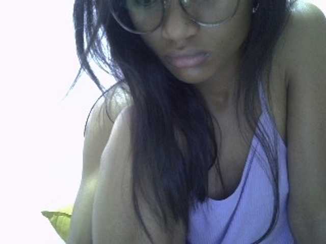 Yalane live cam on BongaCams