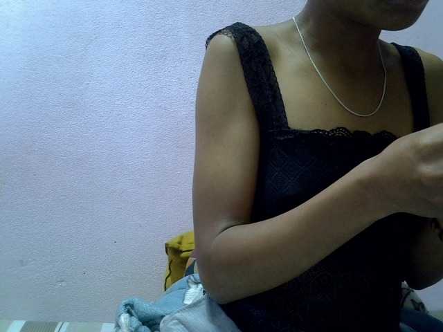 Yalane live cam on BongaCams