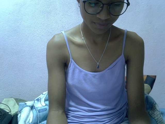 Yalane live cam on BongaCams