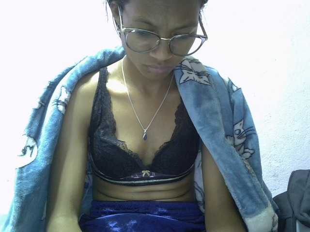 Yalane live cam on BongaCams