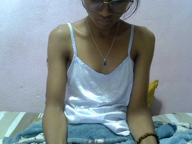 Yalane live cam on BongaCams