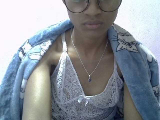 Yalane live cam on BongaCams
