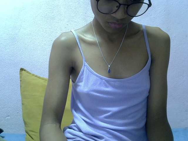 Yalane live cam on BongaCams