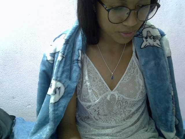 Yalane live cam on BongaCams