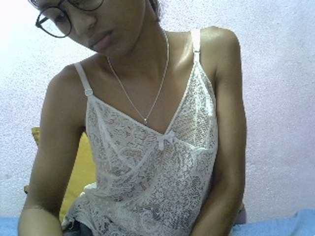 Yalane live cam on BongaCams