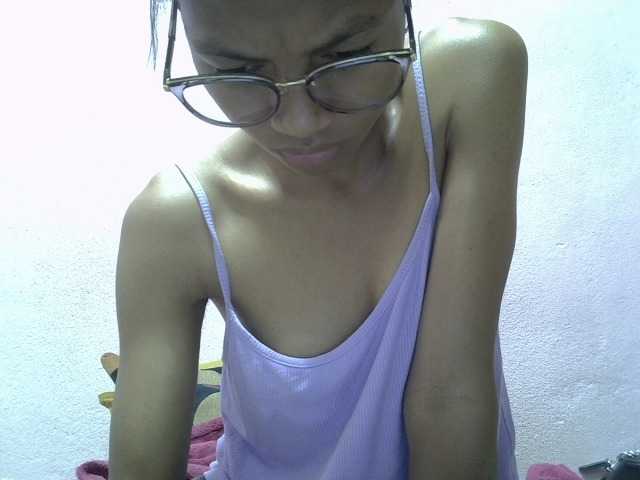 Yalane live cam on BongaCams