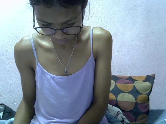 Yalane live cam on BongaCams