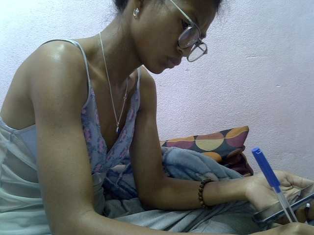 Yalane live cam on BongaCams