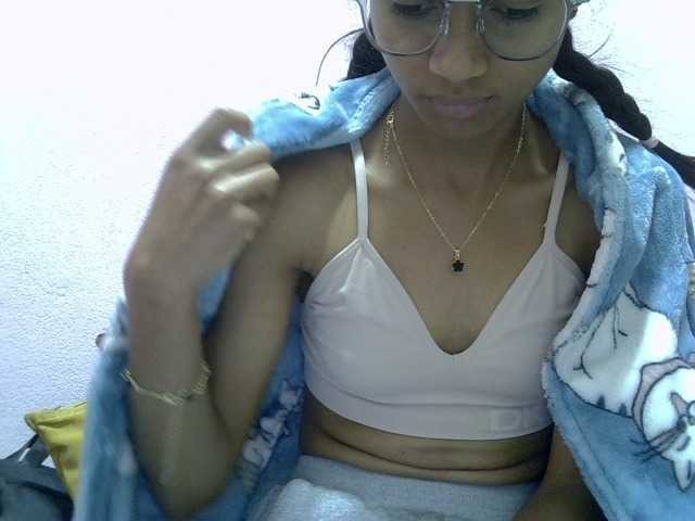 Yalane live cam on BongaCams