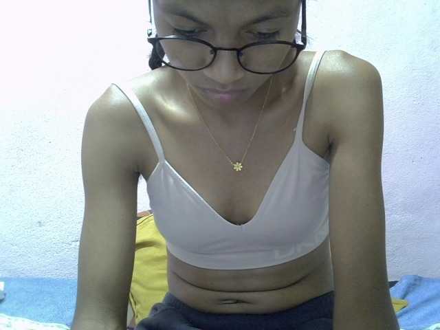 Yalane live cam on BongaCams