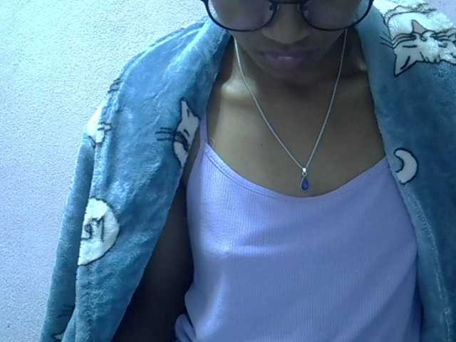 Yalane live cam on BongaCams
