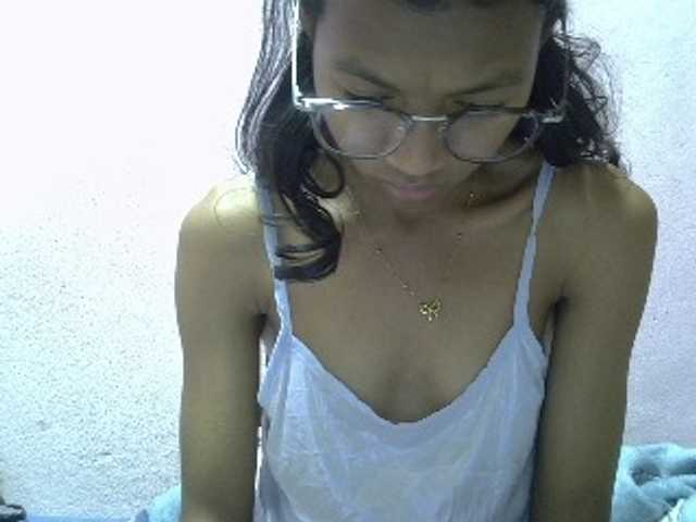 Yalane live webcam show