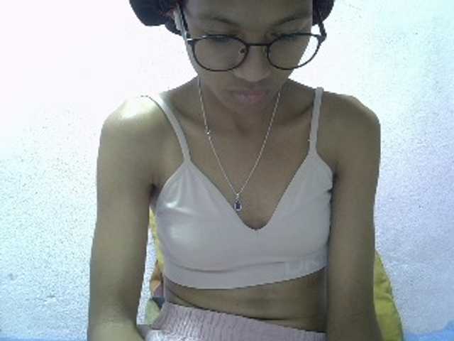 Yalane live cam on BongaCams