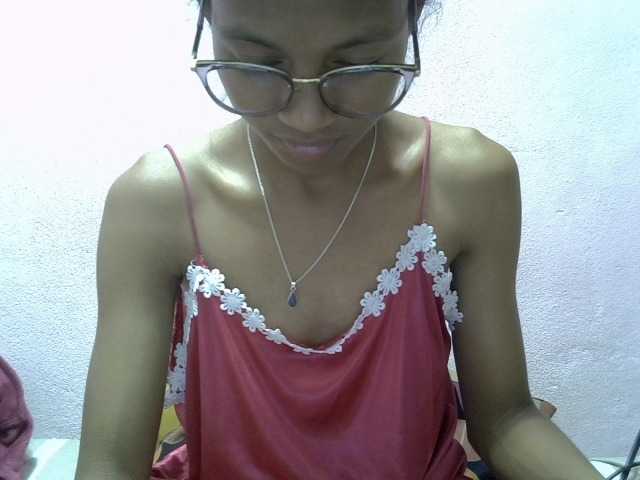 Yalane live cam on BongaCams