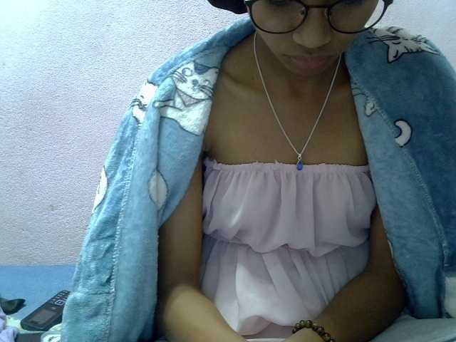 Yalane live cam on BongaCams
