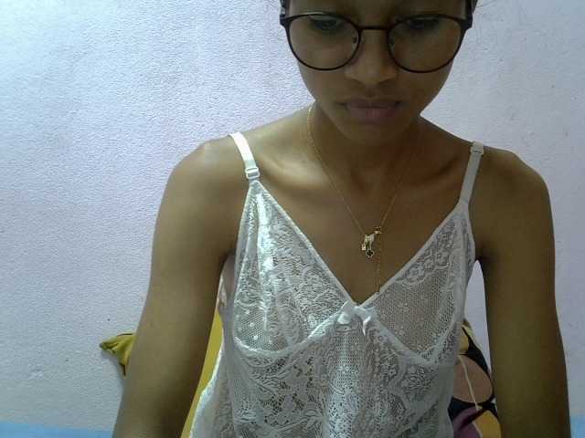 Yalane live cam on BongaCams
