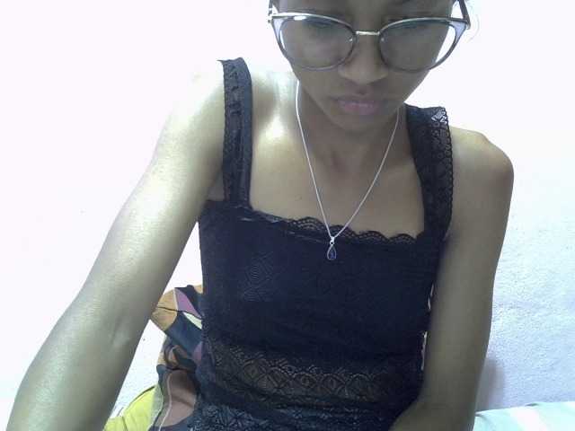 Yalane live cam on BongaCams