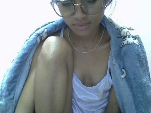 Yalane live cam on BongaCams