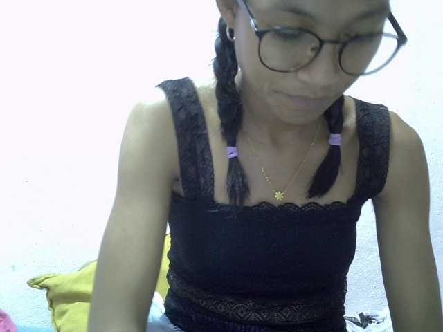 Yalane live cam on BongaCams