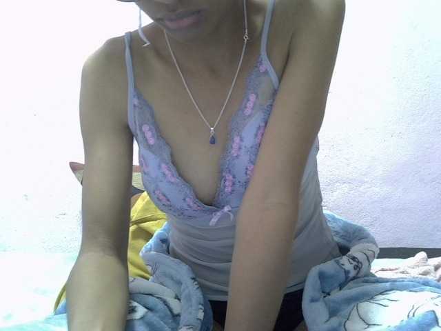Yalane live cam on BongaCams