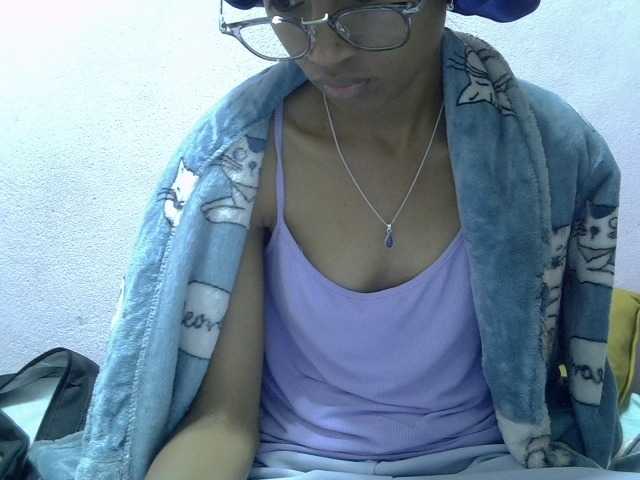Yalane live cam on BongaCams
