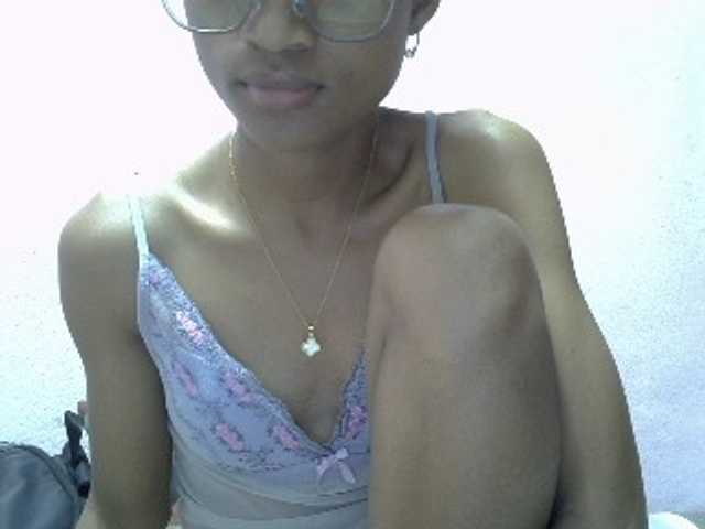 Yalane live cam on BongaCams
