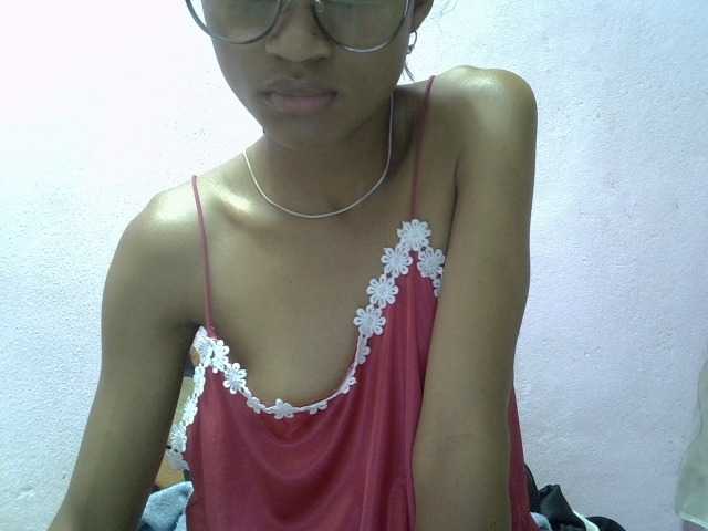 Yalane live cam on BongaCams