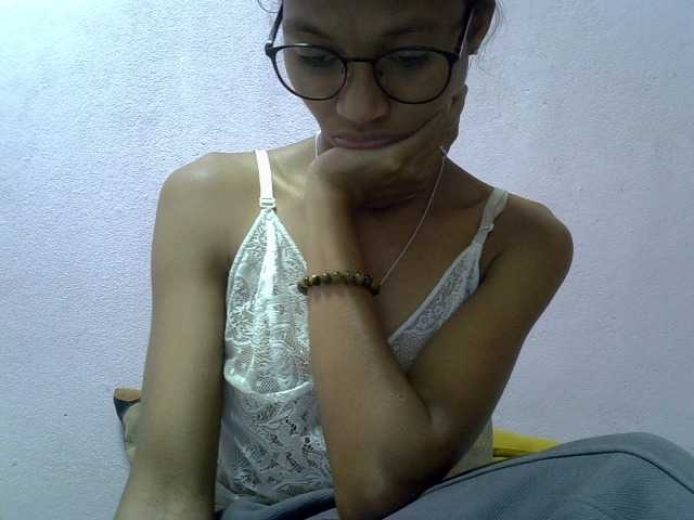 Yalane live cam on BongaCams