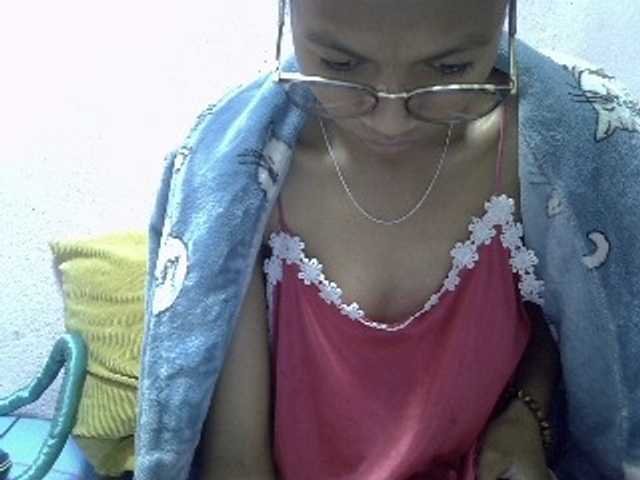 Yalane live cam on BongaCams