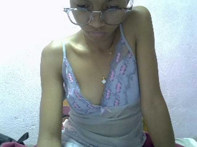 Yalane live cam on BongaCams