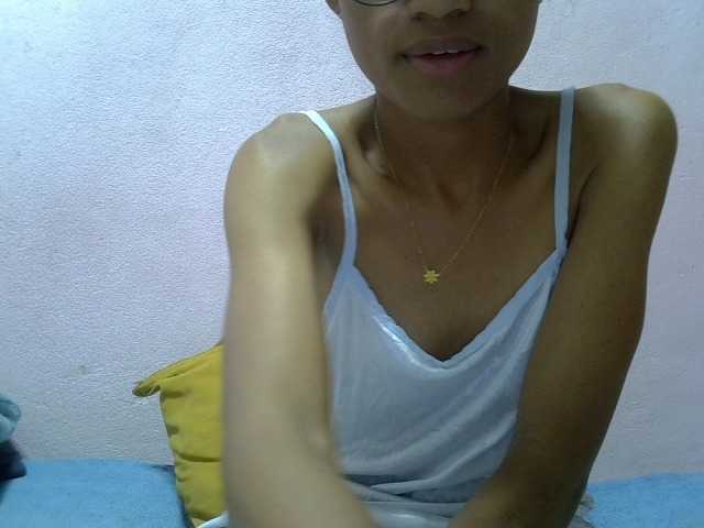 Yalane live cam on BongaCams
