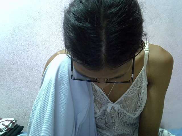 Yalane live cam on BongaCams