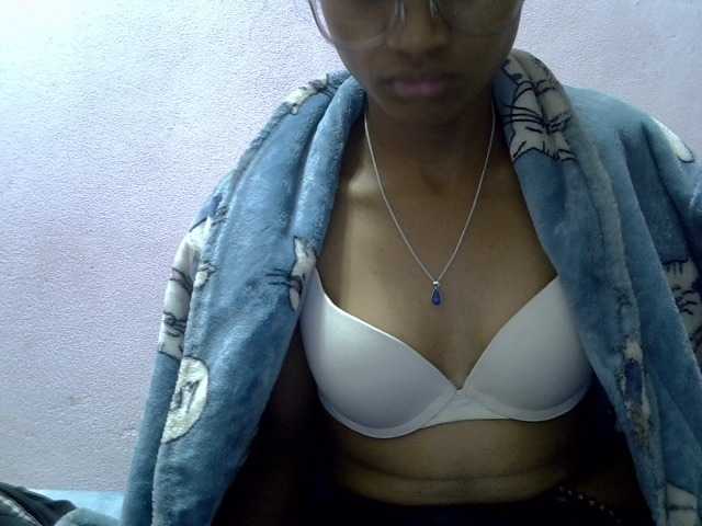 Yalane live cam on BongaCams