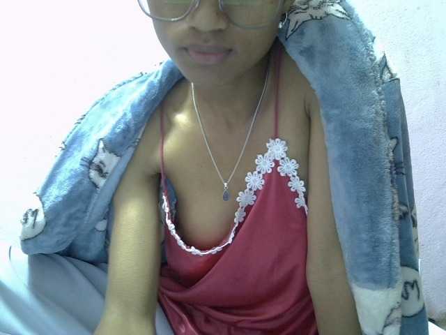 Yalane live cam on BongaCams