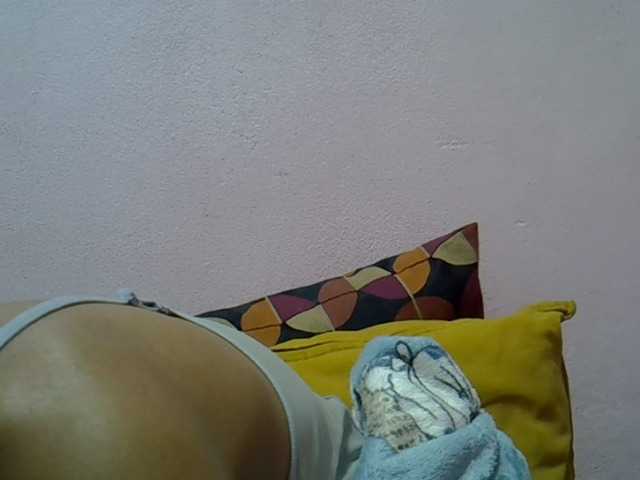 Yalane live cam on BongaCams