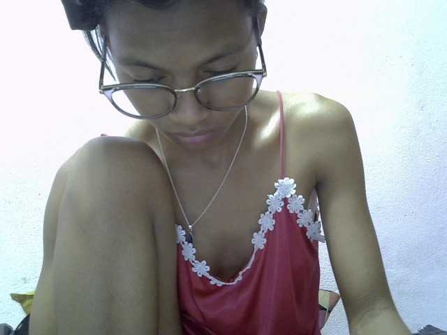 Yalane live cam on BongaCams