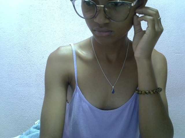 Yalane live cam on BongaCams