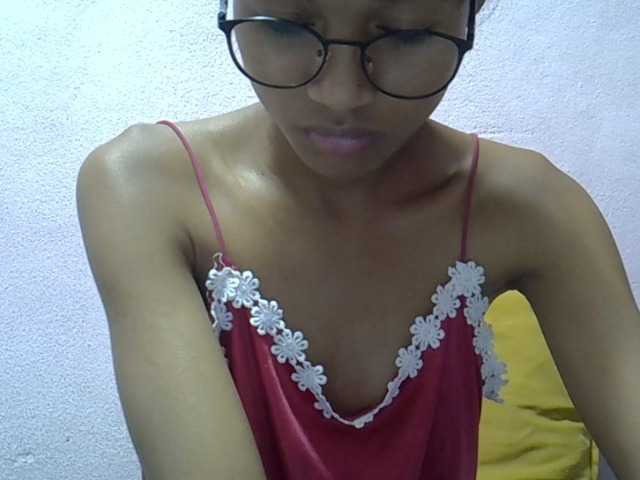 Yalane live cam on BongaCams