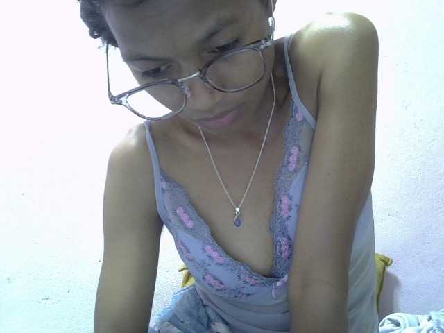 Yalane live cam on BongaCams