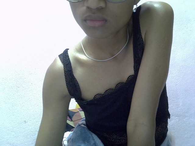 Yalane, live now on BongaCams