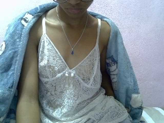 Yalane live cam on BongaCams