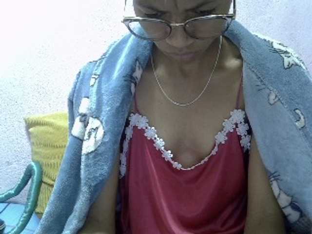 Yalane live cam on BongaCams