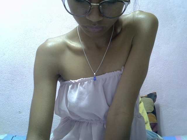 Yalane live cam on BongaCams