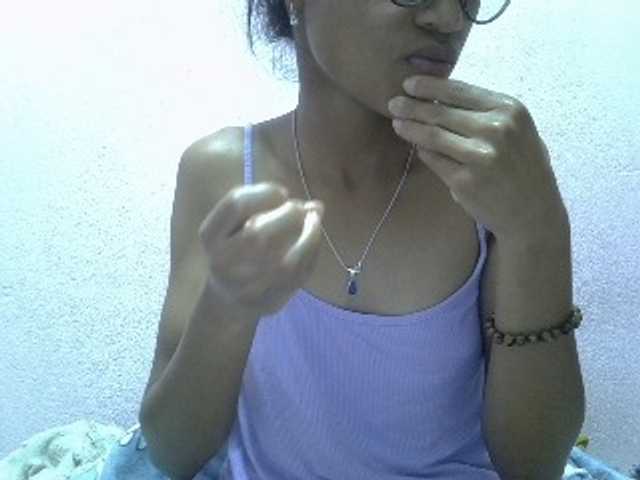 Yalane live cam on BongaCams