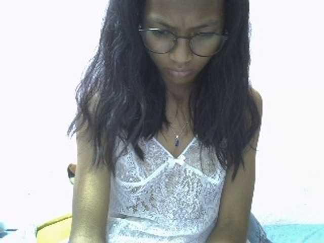Yalane live cam on BongaCams