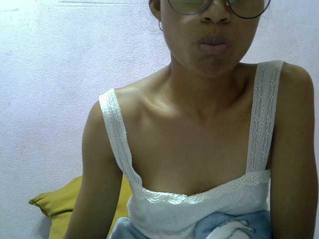 Yalane live cam on BongaCams