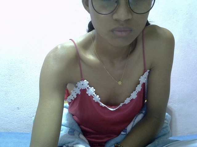 Yalane live cam on BongaCams