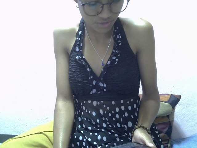 Yalane live cam on UnifiedCams