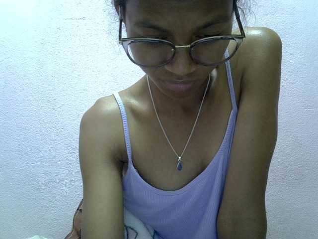 Yalane live cam on BongaCams