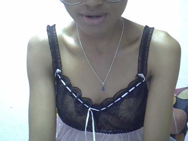 Yalane live cam on BongaCams